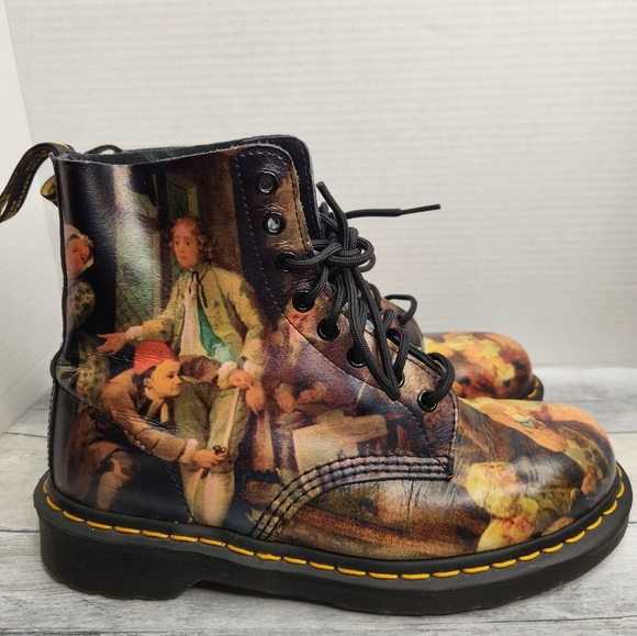 Dr. Martens WILLIAM HOGARTH PASCAL 1460 Boots - Picture 2 of 12